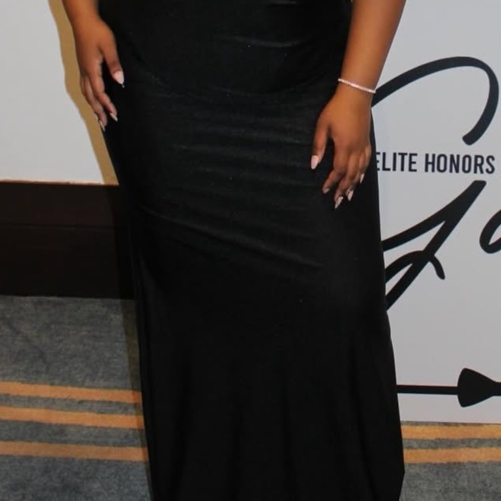 Elegant Black Maxi Dress